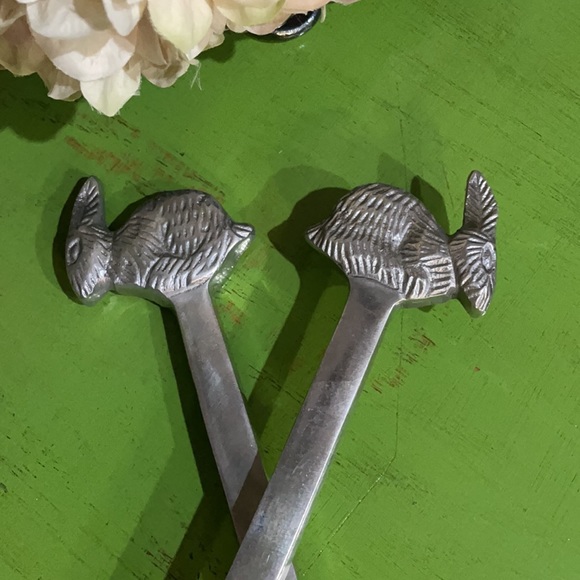 Easter Vintage Estate Old Cabin Rabbit Handle pewter salad/spoon serving pieces - Picture 2 of 8